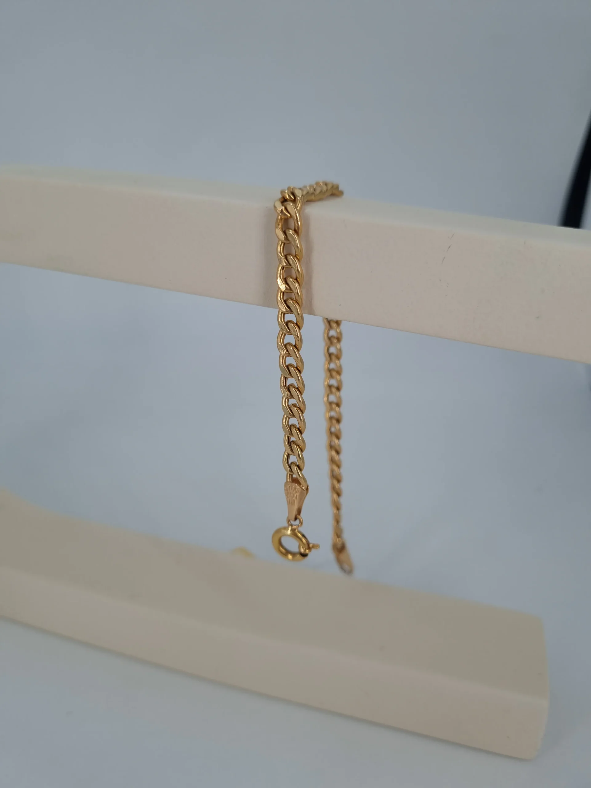 دستبند طلای کارتیه