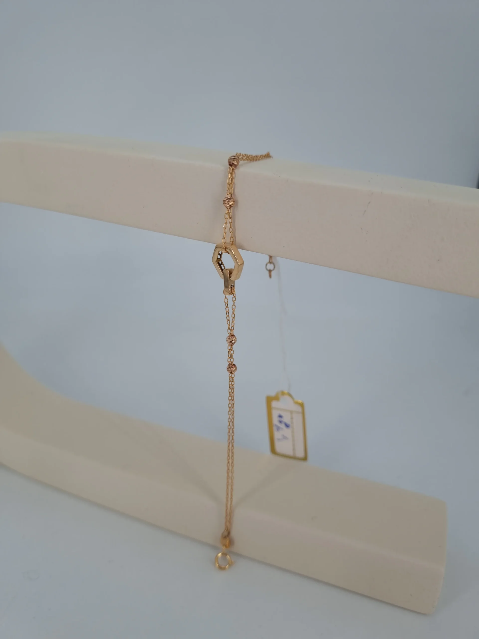 دستبند طلای شش ضلعی و گوی