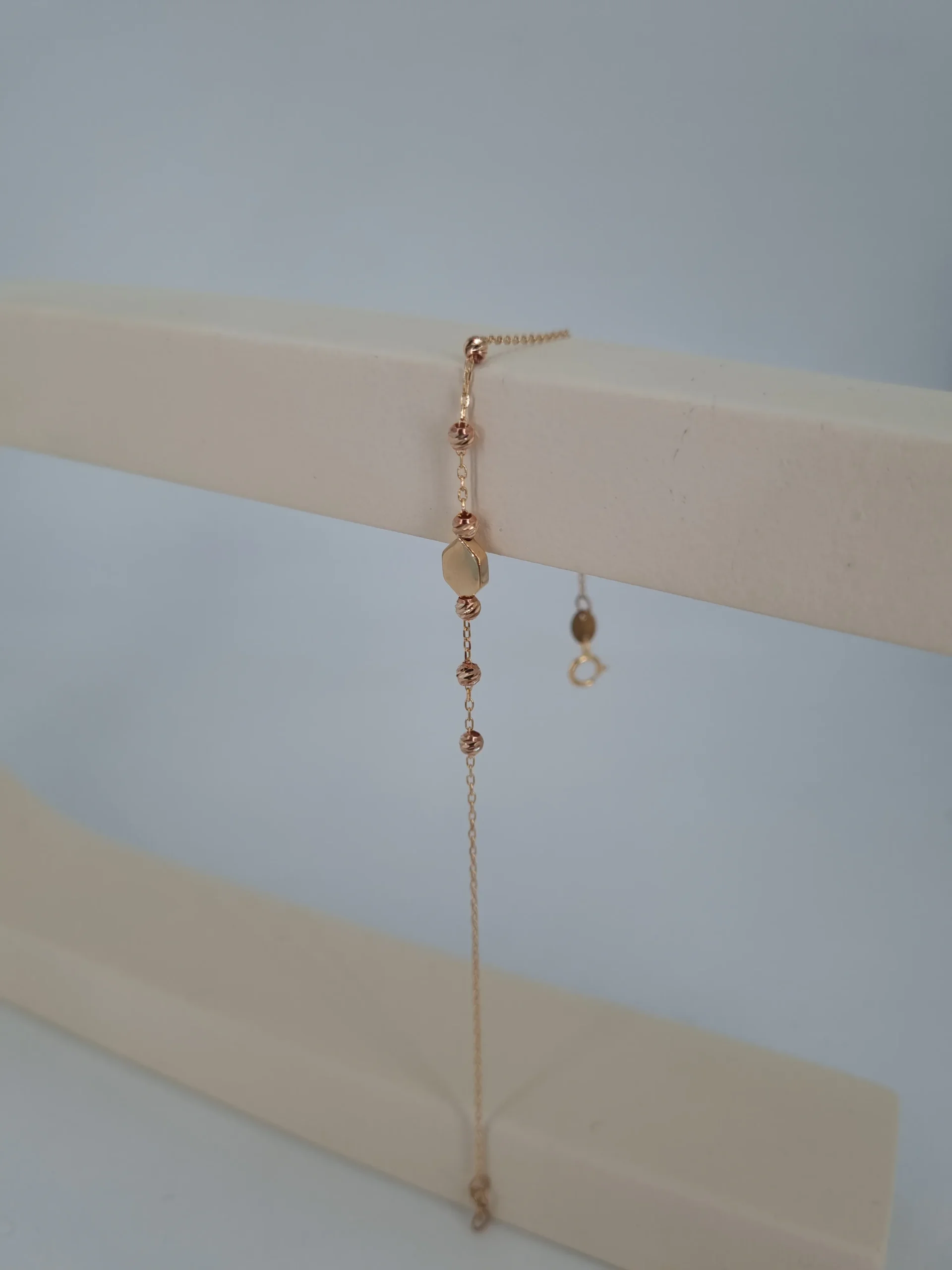 دستبند طلای پلاک و گوی